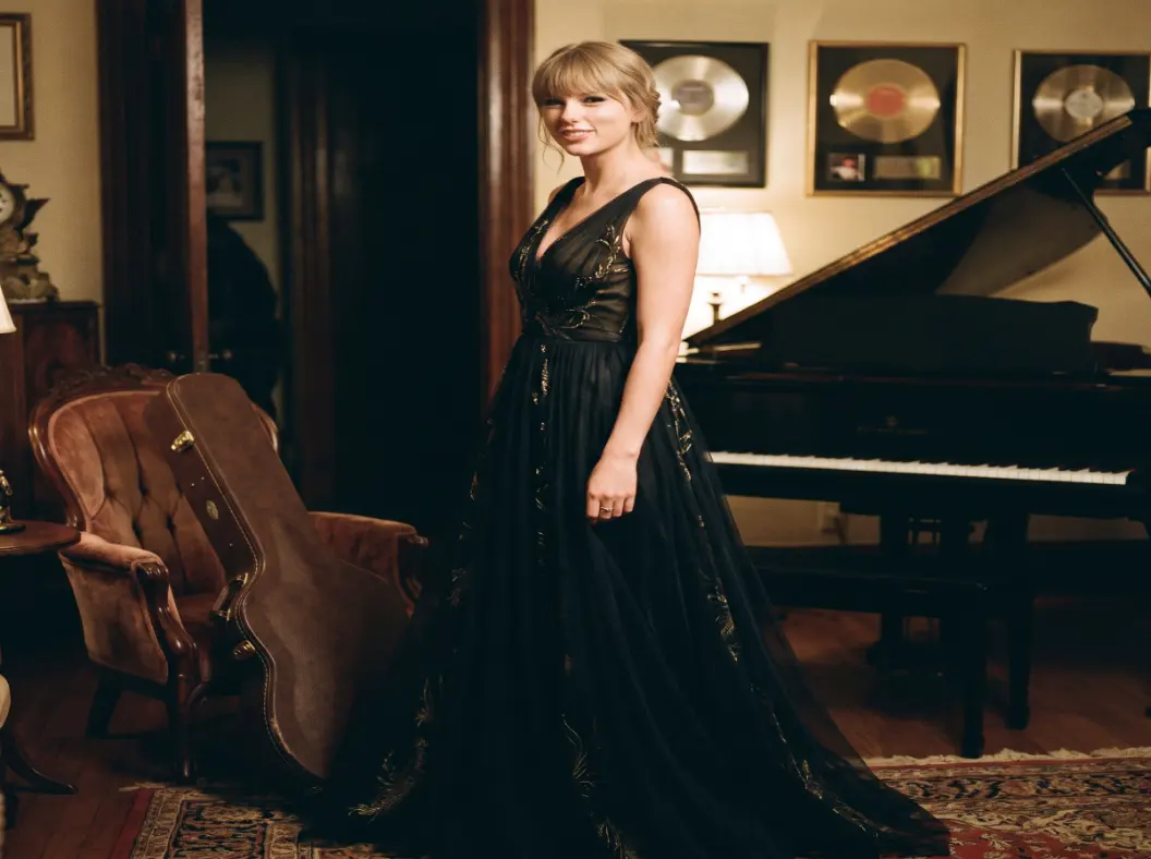 Taylor Swift bra size — reported 32A. Singer-songwriter and record-breaking Eras Tour artist. Evidence label: reported. Profile includes US, UK, EU size conversions and sister size notes.
